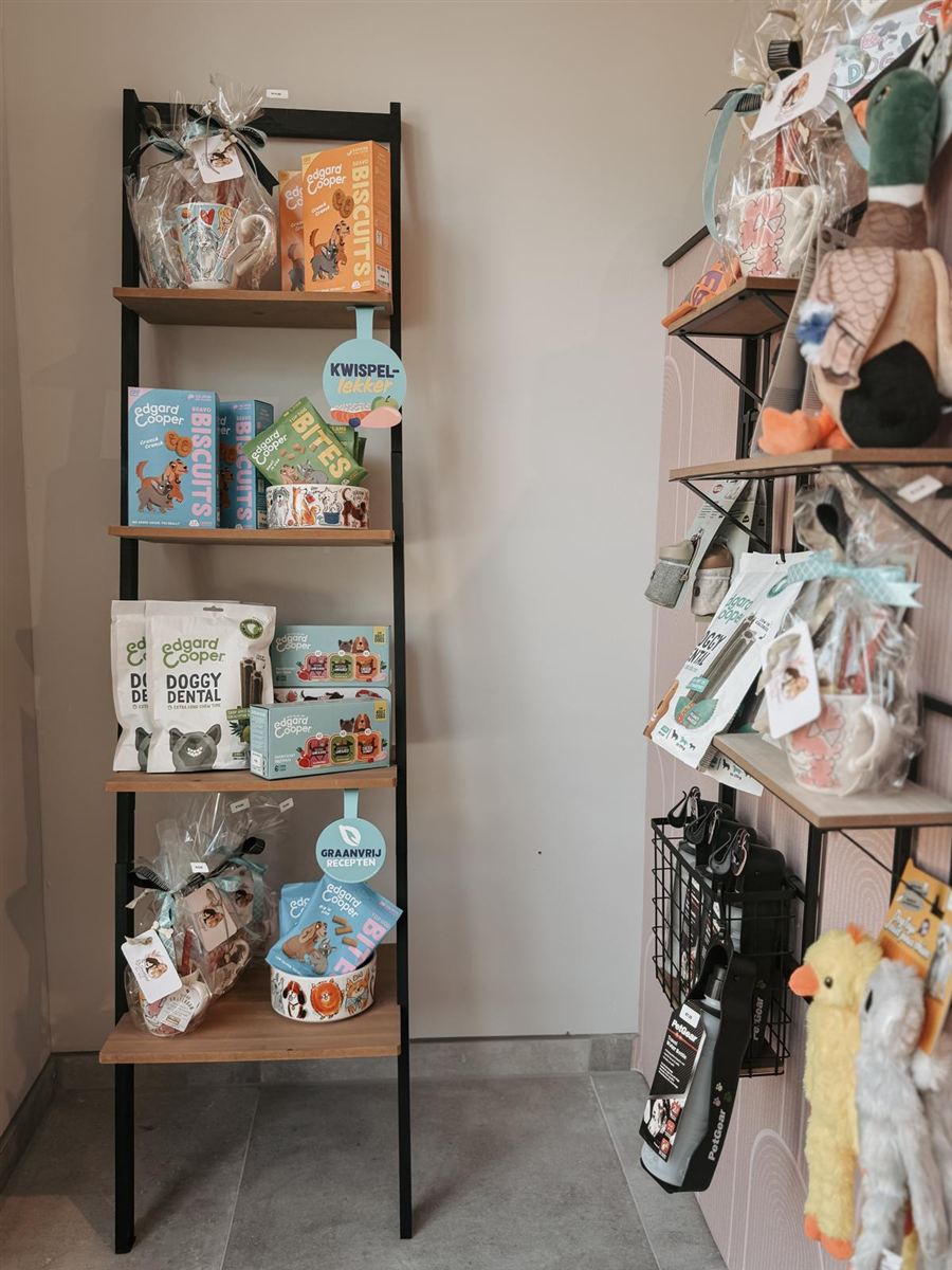 Sfeerbeeld van het winkelgedeelte in de salon